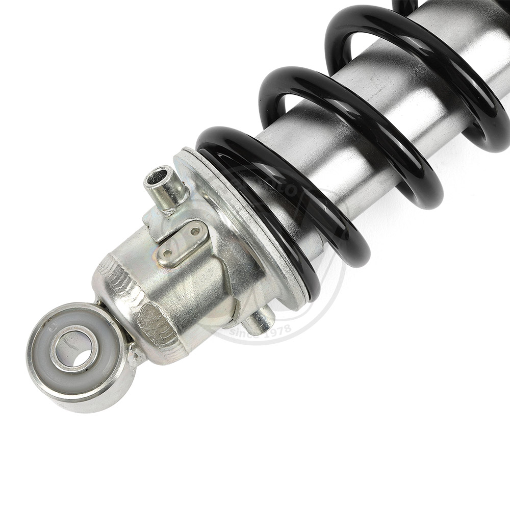 0ML9452_aj0571 three.jpg